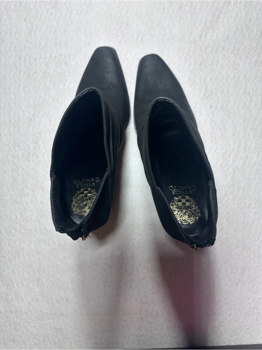 New in box Vince Camuto Black Pointed Toe with Stacked Heel Ainsley size 9.5